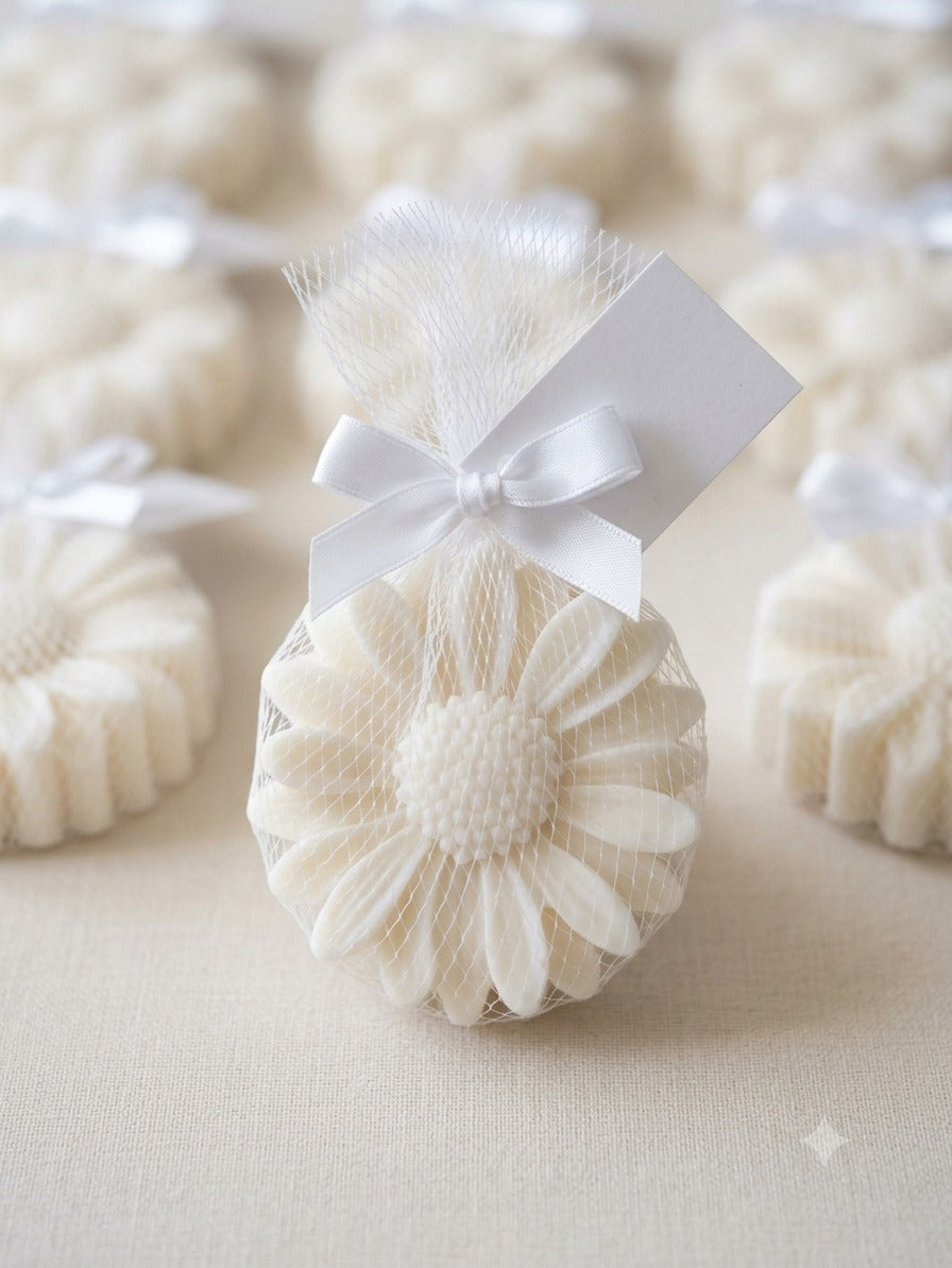 Handmade Daisy Flower Scented Candle Gift Favor