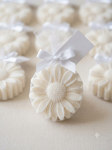 Handmade Daisy Flower Scented Candle Gift Favor